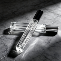 Atomiseur de parfum carré en verre de luxe de marque YXY, 10 ml, rechargeable, avec pompe pulvérisatrice en aluminium, modèle YXY-0040, commande minimale
