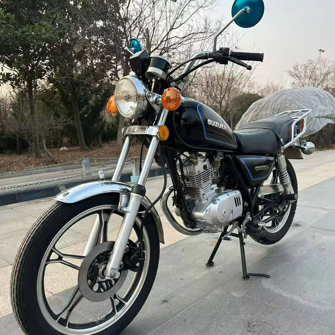 Suzuki GN125 Single Cylinder Air Cooled Retro Cruiser Motorcycle 