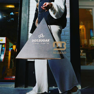 Caja Piramidal Premium Personalizada con Logotipo para Pasteles, Postres, Platos de Aperitivos, Cajas Piramidales de Cartón, Caja de Alimentos con Forma de Pirámide - Product Image 2