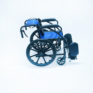 รถเข็นคนพิการแบบแมนนวล สีฟ้า ขนาด 20 นิ้ว ล้อแบบรวม น้ำหนักเบา พกพาสะดวก สำหรับการเดินทางและใช้ในบ้าน - Product Image 3