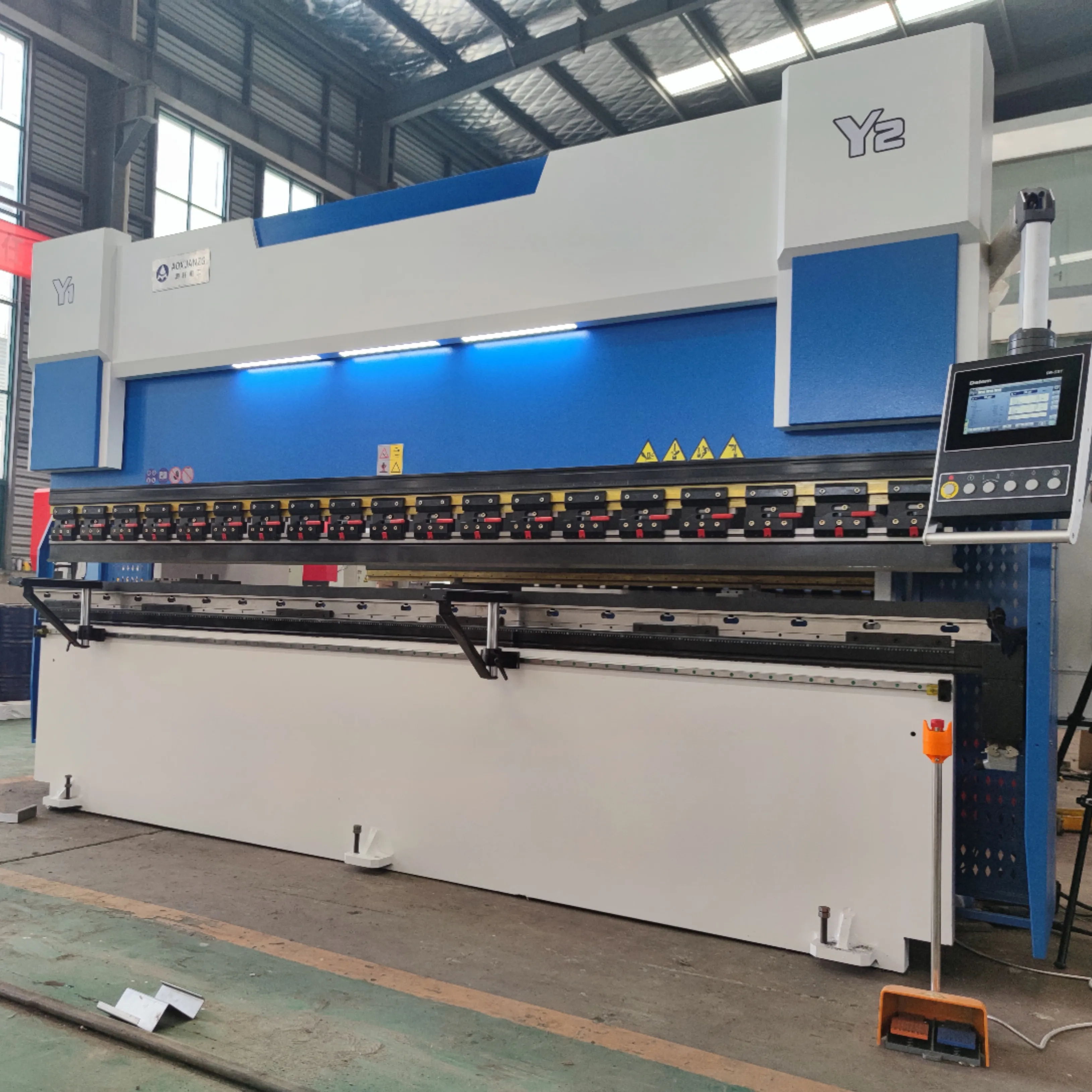 100T/2500mm 4+1 axis Delem DA53T controller 4mm stainless steel hydraulic bending CNC press brake