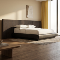 Lit King Size Italien Rembourré en Bois Extra-Large avec Tête de Lit Étendue, Style Minimaliste de Luxe, Idéal pour Villa Haut de Gamme