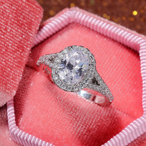 Anello con Cristallo Taglio Ovale per Donne, Elegante Accessorio Minimalista per Uso Quotidiano e Feste - Product Image 4