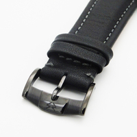 Montre élégante pour homme en acier inoxydable avec bracelet en cuir, plusieurs fuseaux horaires, étanche, mouvement à quartz, idéale pour les voyages d'affaires