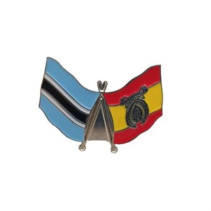 Épinglette en émail souple plaquée or avec estampage souvenir en métal, motif drapeau et <span class=keywords><strong>carte</strong></span> <span class=keywords><strong>du</strong></span> <span class=keywords><strong>monde</strong></span> (Amérique, France, Italie, Australie) - Product Image 1
