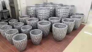 Pots de plantes en fibre de verre de grande taille, style européen, sculptés à la main, légers, résistants et durables, très demandés pour la plantation en jardin et à la maison - Product Image 6
