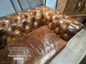 أريكة تشيسترفيلد ثلاثية الطراز الأمريكي الكلاسيكي العتيق من الجلد الطبيعي المشمع - Product Image 3