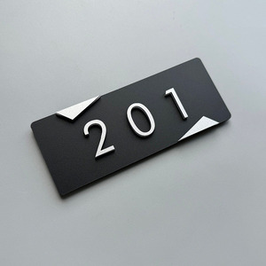 <span class=keywords><strong>Plaque</strong></span> de porte flottante moderne en acrylique 3D surélevée, personnalisée, noir et or, pour numéro de <span class=keywords><strong>maison</strong></span>, appartement ou hôtel - Product Image 3