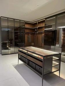 Armario Moderno de Madera Independiente con Diseño Contemporáneo para Dormitorio - Product Image 3