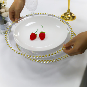 Assiettes de présentation rondes réutilisables de 13 pouces en plastique transparent avec perles dorées, durables, pour mariages et fêtes, vente en gros - Product Image 6