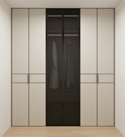 Dressing en cuir beige et noir avec éclairage intégré et armoires à portes vitrées pour la maison