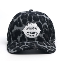 Casquette de baseball personnalisée à 5 panneaux en tissu de velours côtelé à motif léopard de haute qualité avec logo brodé