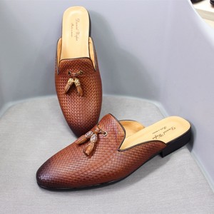 Zapatos de boda de cuero genuino con punta redonda estilo inglés para hombre, para uso casual de negocios, transpirables y antideslizantes. - Product Image 1
