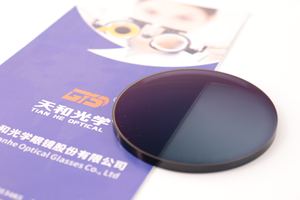 TianHe 스핀 광 변색 1.61 아크릴 단일 비전 Shmc 다중 코팅 광학 렌즈 - Product Image 2