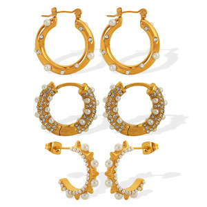 ต่างหูแบบห่วง ทองประดับมุกและคริสตัล รูปทรงตัว C ดีไซน์แบบหนามแหลม สวมใส่ได้ทุกวัน สไตล์เรขาคณิต ตัวเรือนแบบ Channel Setting ทำจากสแตนเลสสตีล - Product Image 5