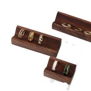 Présentoir à bijoux en noyer de haute qualité pour la photographie, le rangement et la présentation de bijoux - Product Image 3