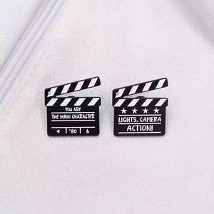Set Film papan penjepit Enamel dengan lancar berbicara bros kutipan film untuk tas pakaian Lapel-hadiah yang dipikir untuk teman-teman - Product Image 2