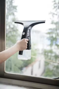 Hot Seller Aspirateur de fenêtre <span class=keywords><strong>sans</strong></span> <span class=keywords><strong>fil</strong></span> à main Aspirateur à <span class=keywords><strong>vapeur</strong></span> <span class=keywords><strong>rechargeable</strong></span> avec vaporisateur pour nettoyer le miroir de douche - Product Image 3