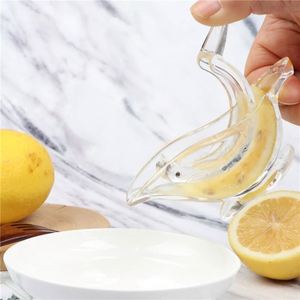 Presse-citron manuel portable en plastique PP transparent, petit presse-fruits et légumes, outil manuel facile à utiliser - Product Image 3