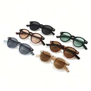 Gafas de Sol Redondas con Logotipo Personalizado, Estilo Punk Retro 2025 para Hombre y Mujer, Lentes Transparentes con Protección UV400, Marco TR90 con Remaches - Product Image 3