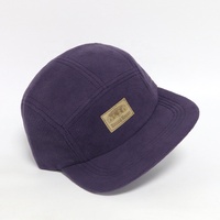 Casquette de camping unisexe en polaire à 5 panneaux avec logo en cuir personnalisé et embossé, visière plate, pour l'hiver et l'extérieur – Vente directe usine