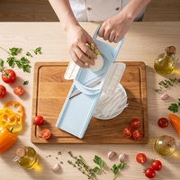 Mandoline multifonction 3-en-1 : Coupe-légumes julienne, épaisseur réglable, protection de sécurité pour les mains, lavable au lave-vaisselle, pour aliments