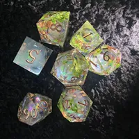 Mini planète de luxe gravé à la main 7 pièces résine polyédrique personnalisé bord tranchant noyau liquide mdn RPG jeu de dés en gros