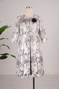 Traje de Vestir Largo de Brocado con Diseño de Alta Costura y Alta Calidad, Venta Directa de Fábrica - Product Image 3