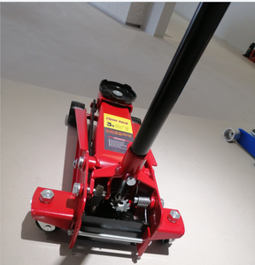 Gato hidráulico de suelo de hierro CRIQUE CARRO 3T Capacidad de carga para reparación de automóviles - Product Image 3