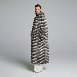 Nuevo abrigo largo de piel de chinchilla morado y azul con cuello en V, abrigo de piel vintage de lujo para mujer - Product Image 3