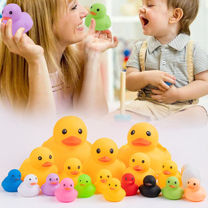 Mini Patitos de Goma Amarillos para Decoración de Baby Shower con Sombrero, Gafas de Sol, Collar y Adornos, Juguetes de Pato Flotantes para Bañera - Product Image 5