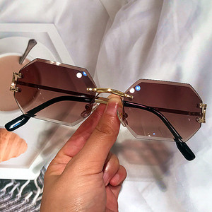 Lunettes de soleil uniques sans monture à bords taillés en diamant pour femmes, style vintage, marque de luxe italienne, en alliage, verres dégradés, pour hommes, 2023 - Product Image 4