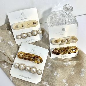 Jepit Rambut Korea Model Duckbill Panjang Kristal Emas dengan Mutiara Logam dan Rantai untuk Wanita - Product Image 5