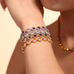 Pulsera de Acero Inoxidable con Corazones de Zircón Brillante y Empalme de Colores Doba, Joyería de Mano Más Vendida - Product Image 5