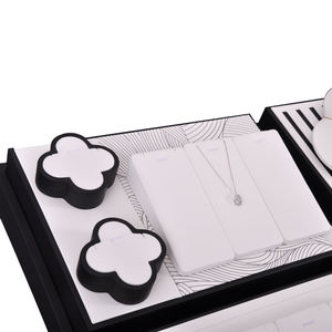 Exhibidores de Joyería de Alta Gama, Exhibidores de Joyería Corporal, Exhibidores de Joyería Personalizados de Lujo en Cuero de Microfibra - Product Image 6