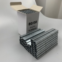 Prix d'usine Personnalisé OEM ODM 10000 pièces Agrafes métalliques industrielles galvanisées 21Ga Crown 12.8mm Série 80 pour bois, canapés et meubles