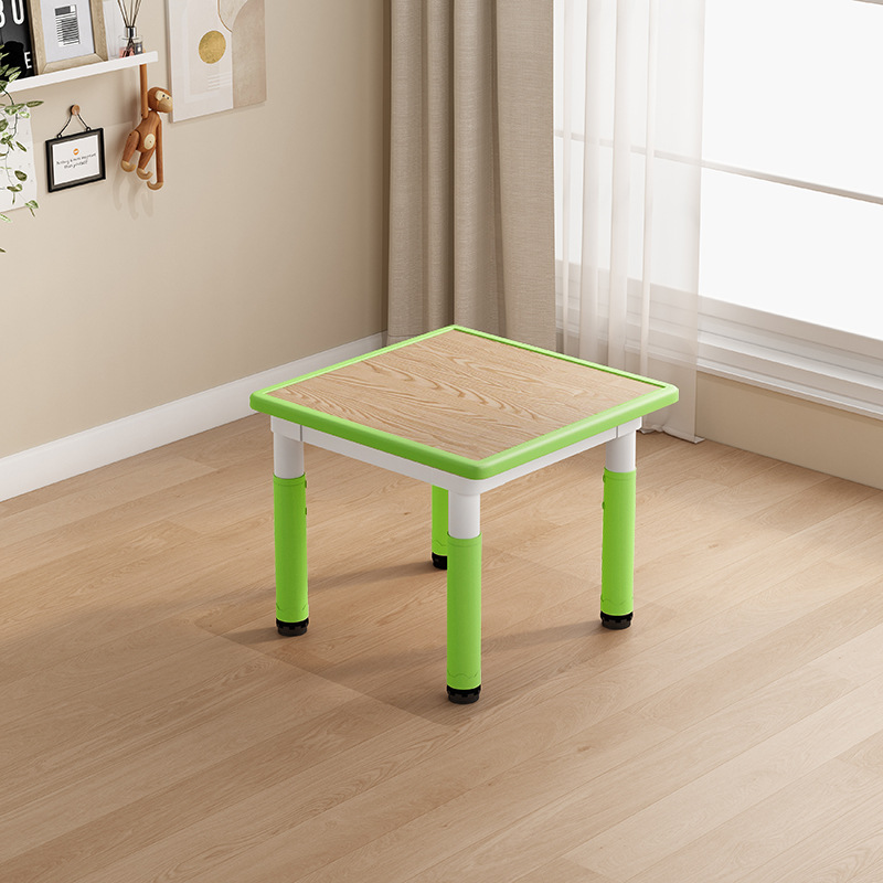 Bureau en bois vert clair