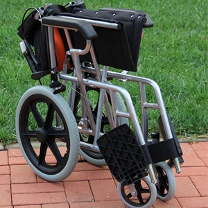 Fauteuil roulant en acier robuste à <span class=keywords><strong>prix</strong></span> d'usine pour chambre <span class=keywords><strong>hyperbare</strong></span>, fauteuil roulant manuel pliable portable pour personnes âgées - Product Image 5