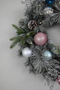 Hot Selling Customized Pe Material Pine Cone Ball <b>Christmas</b> Garlands <b>Wreaths</b> Pvc Artificial <b>Wreath</b> - Product Image 5