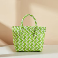 Sac seau tressé en paille à deux anses avec chaînes, motif serpent, fermeture ouverte, grande capacité, pour la plage, unisexe, usage quotidien