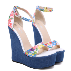 Nouvelles Sandales Compensées Printemps 2025 Chine, Mode Rétro Broderie, Respirantes, Antidérapantes, à Talon Haut avec Semelle Intérieure en EVA - Product Image 1