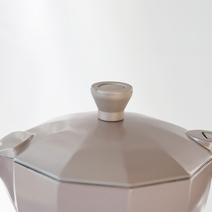 BSCI Factory Espresso Moka Pot <span class=keywords><strong>Estufa</strong></span> de inducción de aluminio fundido de larga duración Friendly Best Mocha Pot Crafted by Metal - Product Image 3