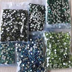 ขายส่ง Rhinestones คริสตัลไม่ร้อนแก้ไขหิน Rhinestones แก้วแบบแบนสําหรับเดรสเล็บ