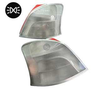 Feux <span class=keywords><strong>arrière</strong></span> ZWENJIN adaptés à la <span class=keywords><strong>Toyota</strong></span> <span class=keywords><strong>Yaris</strong></span> (version japonaise) - Mise à niveau standard vers des feux <span class=keywords><strong>arrière</strong></span> de style Venom blanc - Product Image 1