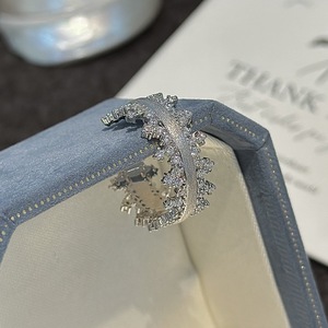 Bague en argent pur S925 plaquée or, zircon brossé, design de niche, simple, tendance, vintage, géométrique, micro-incrustée - Product Image 4