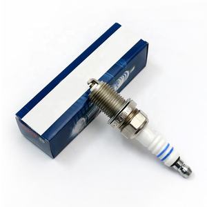 Pièces de moteur de <span class=keywords><strong>moto</strong></span> automatique haute performance iridium bujia bougies 0242135527 YR7NE <span class=keywords><strong>bougie</strong></span> d'allumage de voiture - Product Image 1