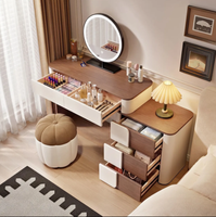 Coiffeuse moderne en pin massif couleur crème pour petit appartement avec armoire de rangement, miroir éclairé et étagères réglables