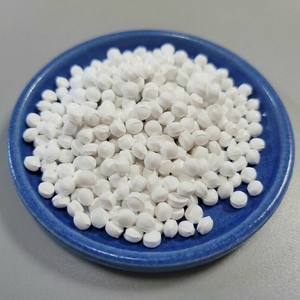 เม็ดพลาสติก PP ฟิลเลอร์มาสเตอร์แบทช์แบบเรซินบริสุทธิ์สำหรับสายการผลิตแบบอัดรีดความเร็วสูง ไม่มีปัญหาเส้นใยแตกหัก - Product Image 1