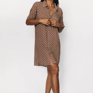 カスタム印刷ハワイアンスタイル100% レーヨンビスコースシャツドレス半袖女性シャツドレスビーチカバーカジュアルドレス - Product Image 3