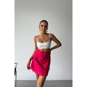 Jupe crayon en lin fuchsia avec bande brodée, jupe courte en cuir avec détail de ruban perlé, décoration brodée - Product Image 6